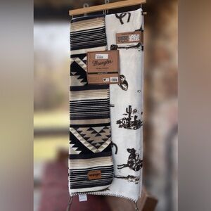 Net Wrangler Southwestern Reversible Plush Throw Blanket
